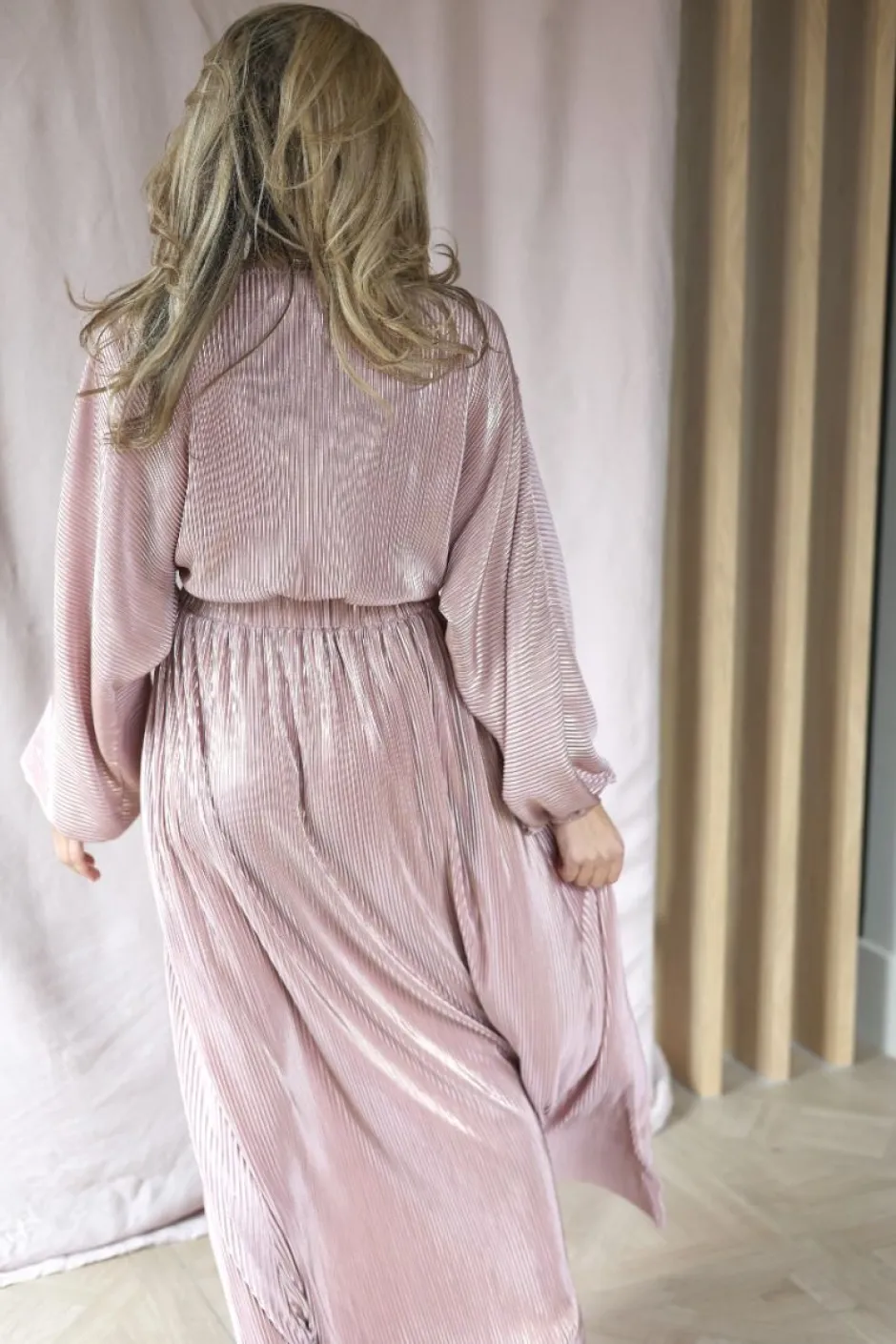 Hot Dress Plissé | Pink champagne | DAMES Jurken|Snøpskes