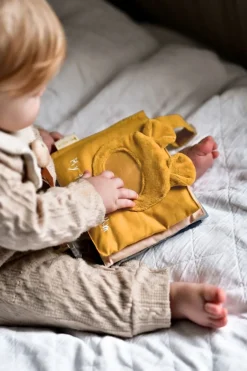 Sale Fabric book my family album | Ochre | Open Ended Speelgoed