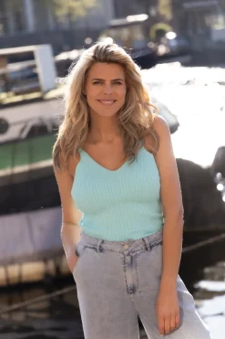 Outlet Top V-vibe | St Tropez | Studio DAMES Basics|Tops